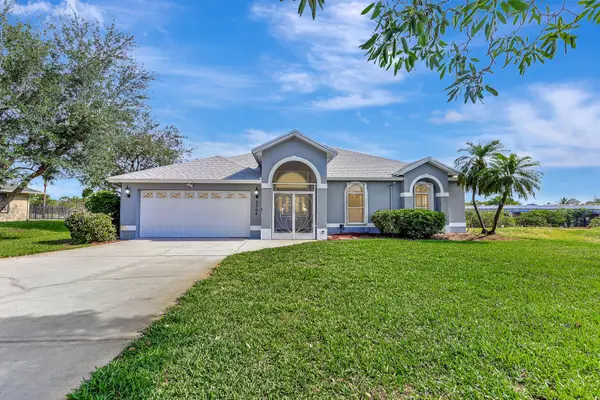 2704 SE Eagle Drive, Port St Lucie, FL 34984