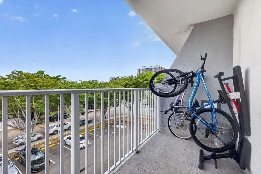 1801 S Treasure Drive #415, North Bay Village, FL 33141 - #2