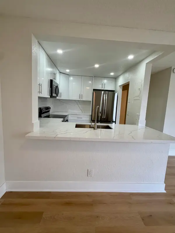 7175 Orange Drive #118h, Davie, FL 33314