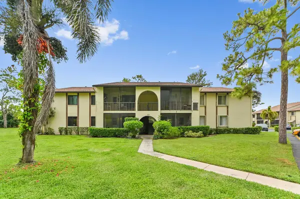 319 Knotty Pine Circle #C-1, Greenacres, FL 33463