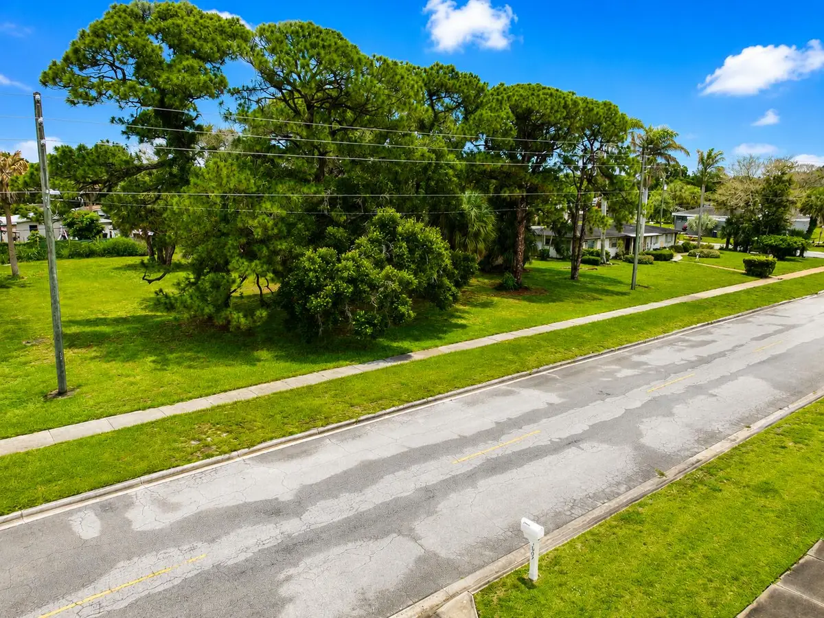 1006 Grandview Boulevard, Fort Pierce, FL 34982 - #1