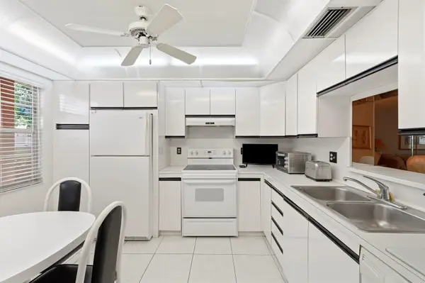 2302 Lucaya Lane #E1, Coconut Creek, FL 33066