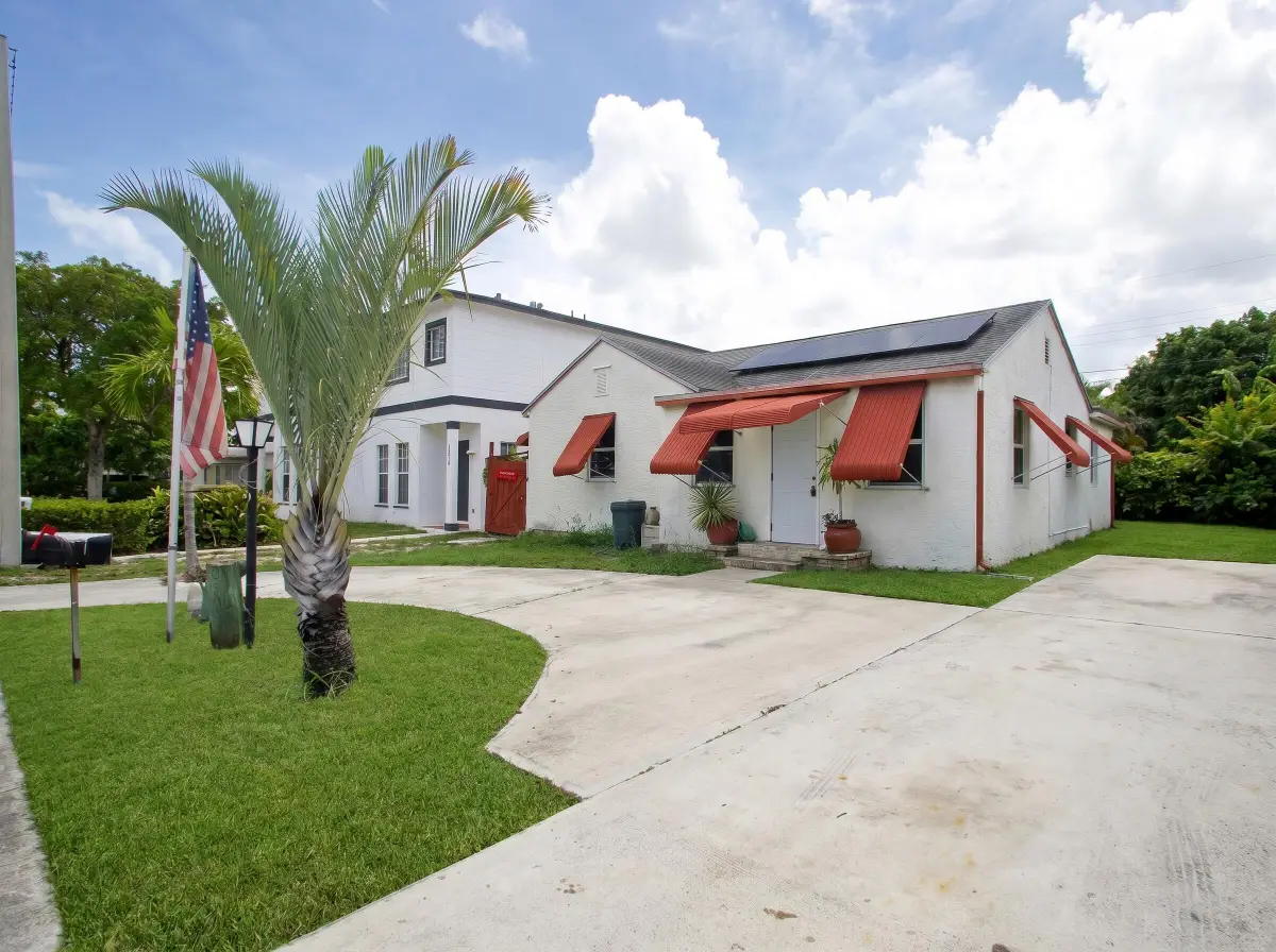 915 N E Street, Lake Worth Beach, FL 33460 - #1