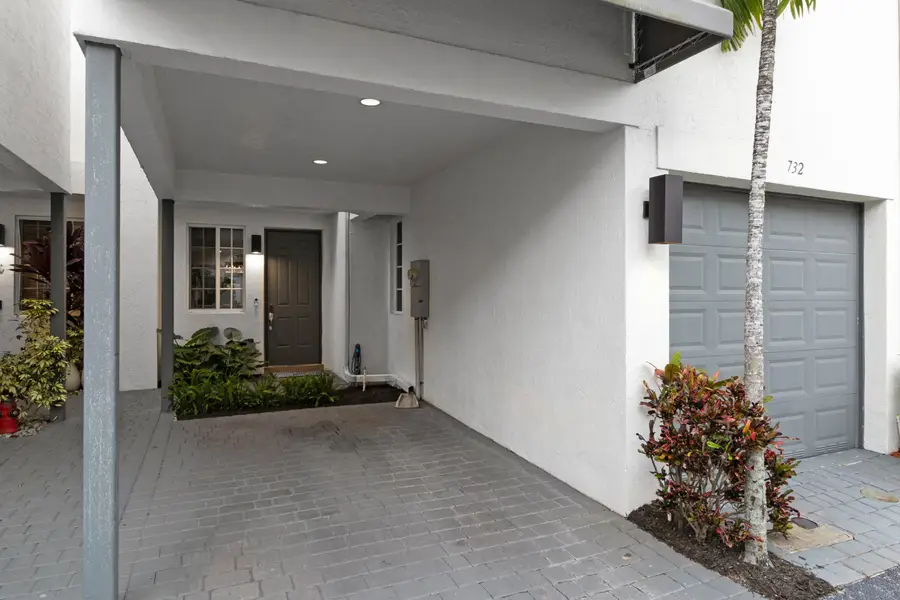 732 SE 2nd Street #732, Pompano Beach, FL 33060 - #2