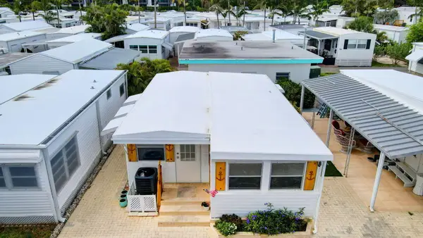 18 Juniper Drive #J, Briny Breezes, FL 33435