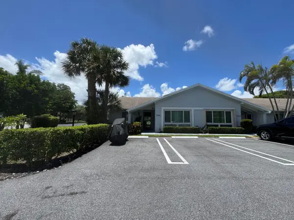 744 Lago Road #1f, Delray Beach, FL 33445