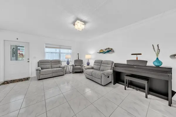 580 Egret Drive #121, Hallandale Beach, FL 33009