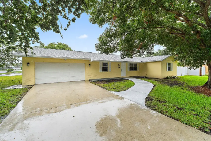 678 Riverside Drive, Palm Beach Gardens, FL 33410 - #2
