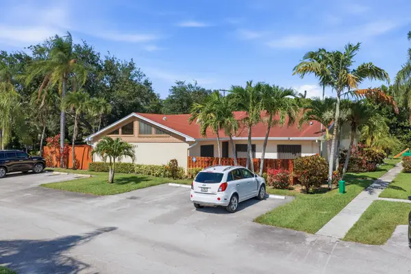 4353 Woodstock Drive N #B, West Palm Beach, FL 33409
