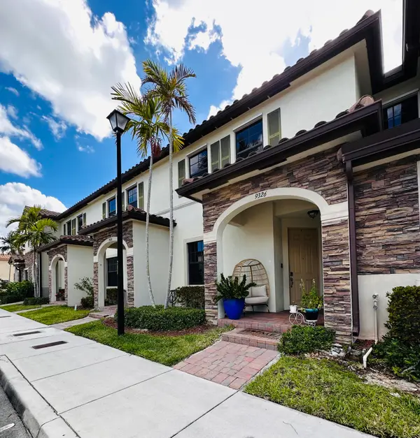 9326 W 33rd Lane, Hialeah, FL 33018