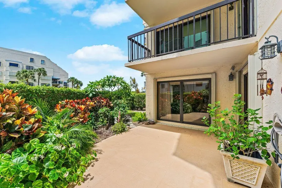 372 Golfview Road #101, North Palm Beach, FL 33408 - #2