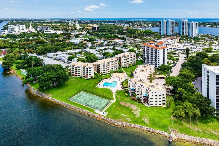 372 Golfview Road #101, North Palm Beach, FL 33408 - #3
