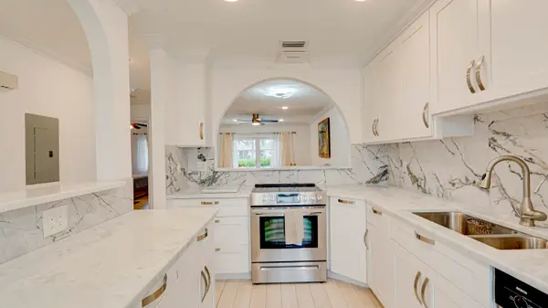 8638 Bella Vista Drive, Boca Raton, FL 33433