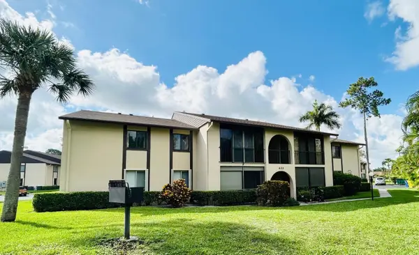 433 Pine Glen Lane #C2, Greenacres, FL 33463
