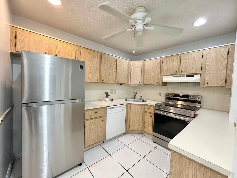 433 Pine Glen Lane #C2, Greenacres, FL 33463 - #3