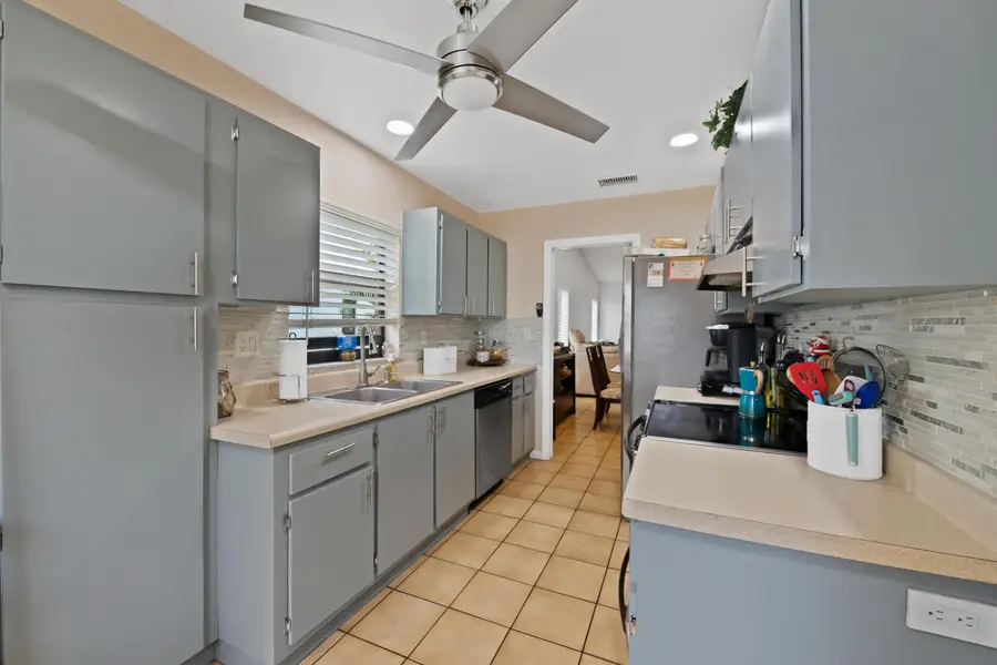 8108 NW 100th Way, Tamarac, FL 33321 - #2