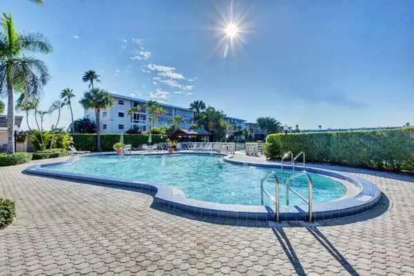 2855 S Garden Dr Drive S #203, Palm Springs, FL 33461