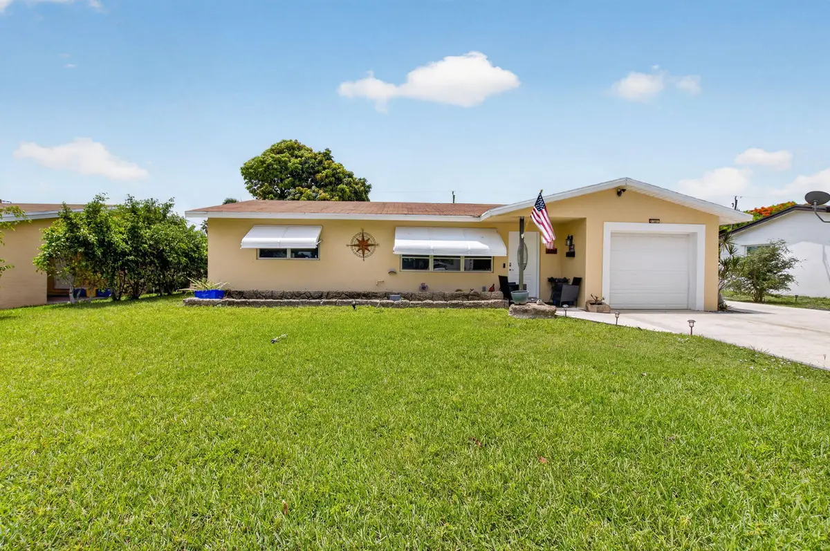 220 SW 10th Avenue, Boynton Beach, FL 33435 - #1