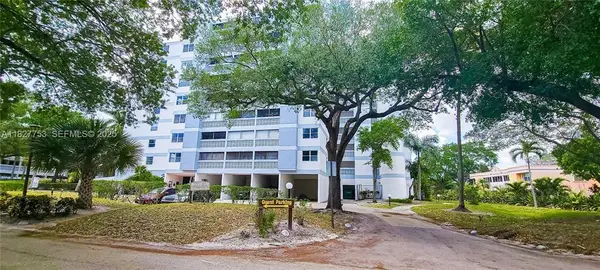 3301 Spanish Moss Terrace #219, Lauderhill, FL 33319