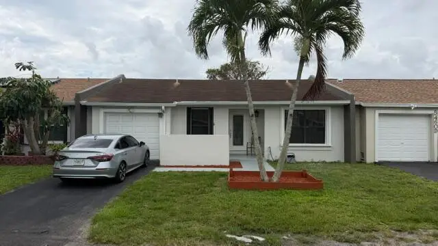 5460 S Lakewood Cir S #C, Margate, FL 33063 - #1