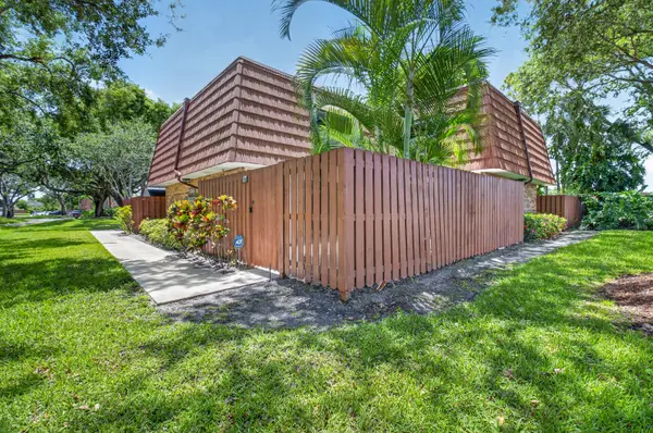 1565 Augusta Circle #103, Delray Beach, FL 33445