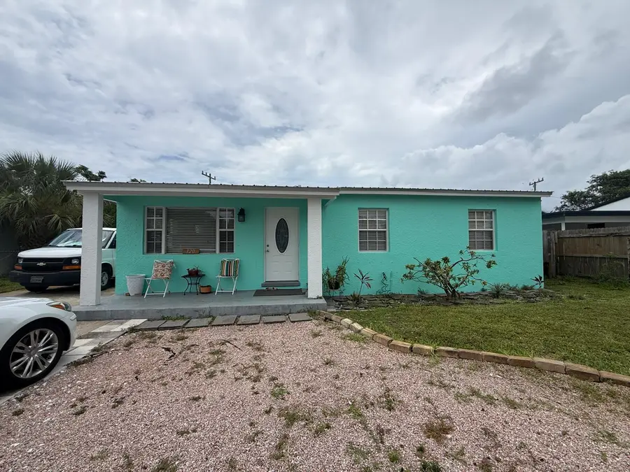 320 W 29th Street, Riviera Beach, FL 33404 - #2