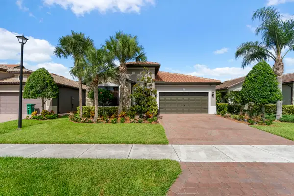 560 SE Monet Drive, Port St Lucie, FL 34984