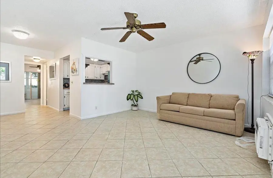 98 E Cambridge E, West Palm Beach, FL 33417 - #2
