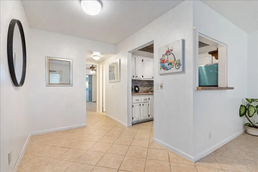 98 E Cambridge E, West Palm Beach, FL 33417 - #3