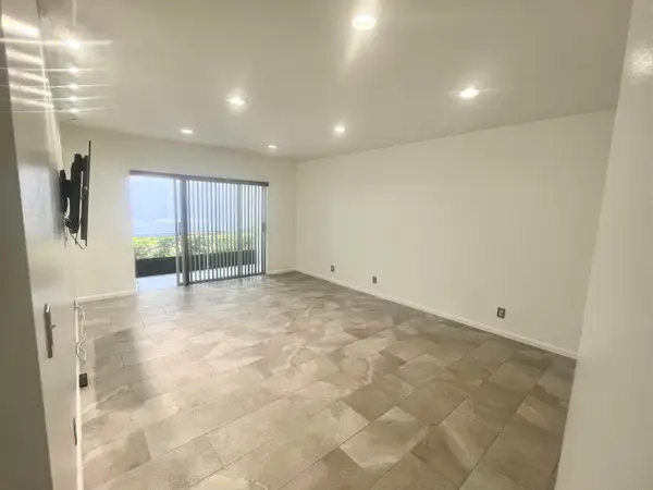 2201 NE 66th Street #1306, Fort Lauderdale, FL 33308
