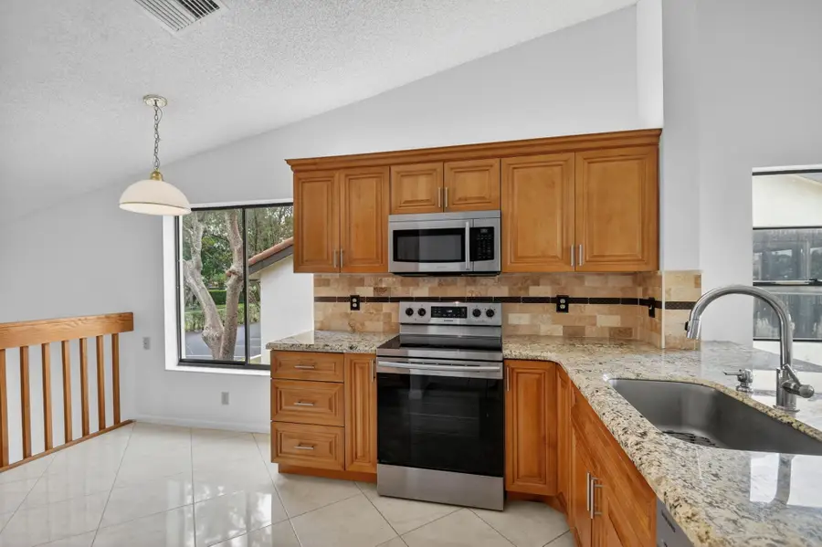 10231 N Circle Lake Drive #201, Boynton Beach, FL 33437 - #2