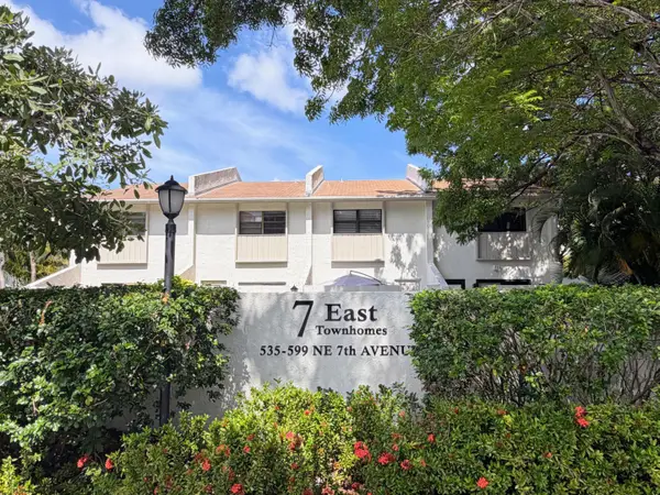 575 NE 7th Avenue #4b, Fort Lauderdale, FL 33301