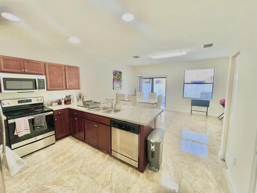 10490 W 33rd Way, Hialeah, FL 33018 - #2