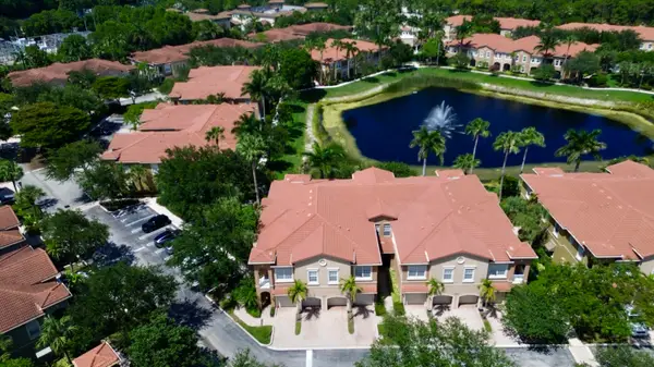 4910 Bonsai Circle #202, Palm Beach Gardens, FL 33418