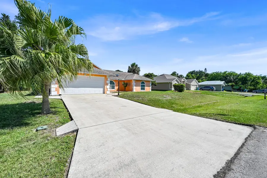 650 Helicon Terrace, Sebastian, FL 32958 - #2