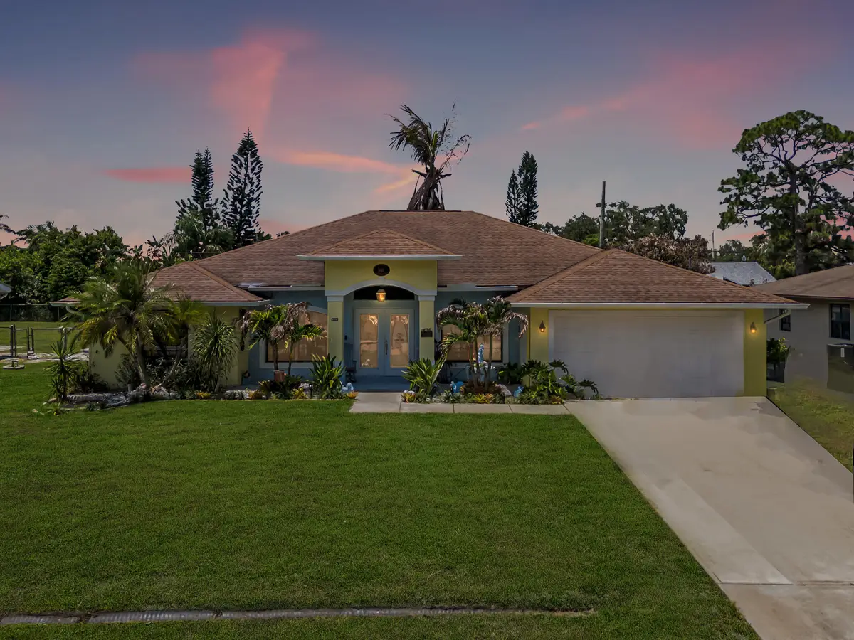 591 SE Chapman Avenue, Port Saint Lucie, FL 34984 - #1
