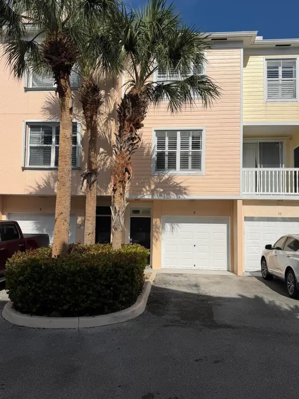 155 Galicia Way #204, Jupiter, FL 33458