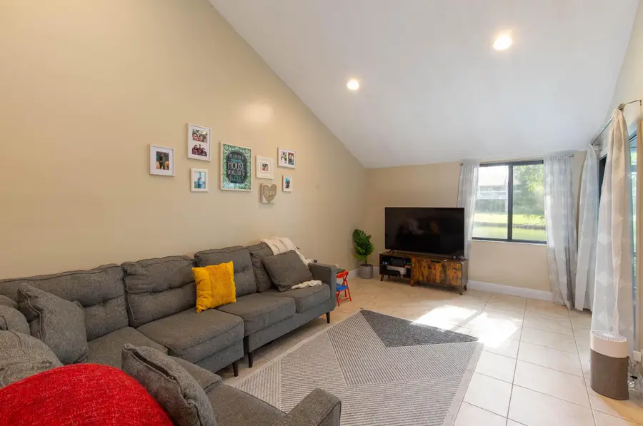 1599 Woodbridge Lakes Circle, West Palm Beach, FL 33406 - #3