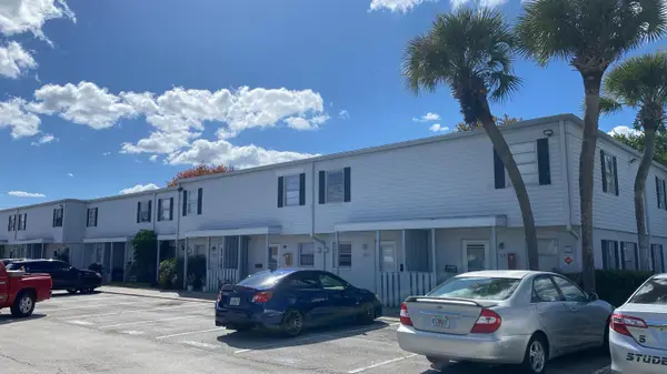 1820 Amberly Avenue #T-10, Orlando, FL 32822