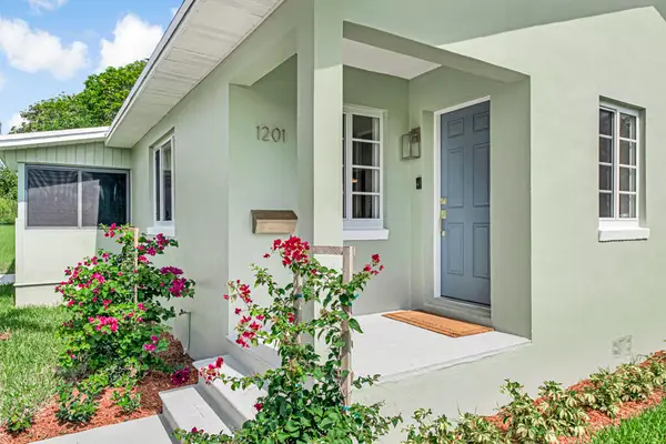 1201 N Palmway, Lake Worth Beach, FL 33460