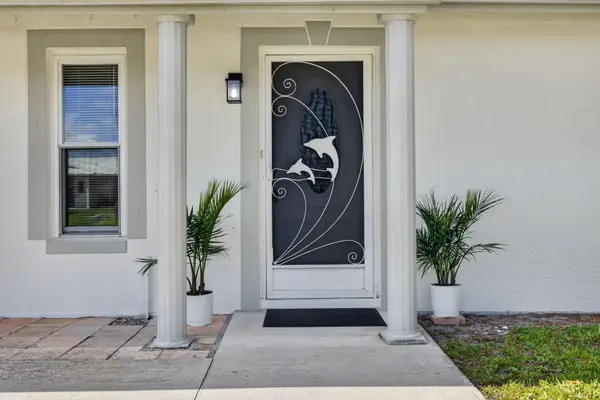 592 SW Banks Terrace, Port St Lucie, FL 34953