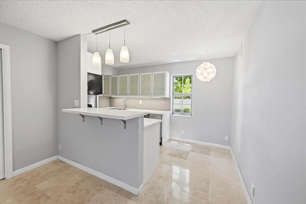 905 NE 28th Street #206, Wilton Manors, FL 33334 - #1
