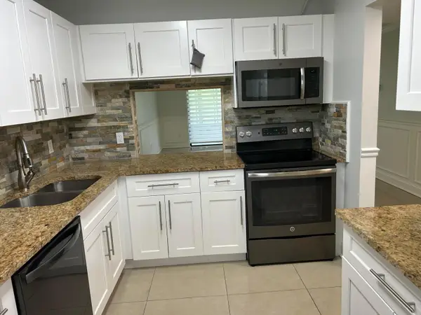 140 Lake Nancy Lane #115, West Palm Beach, FL 33411