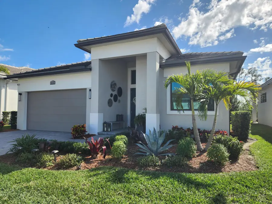 2133 SE Mosaic Boulevard, Port Saint Lucie, FL 34984 - #2