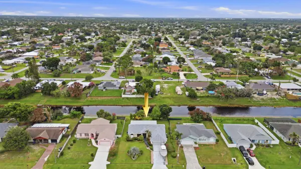 383 SE Whitmore Drive, Port St Lucie, FL 34984