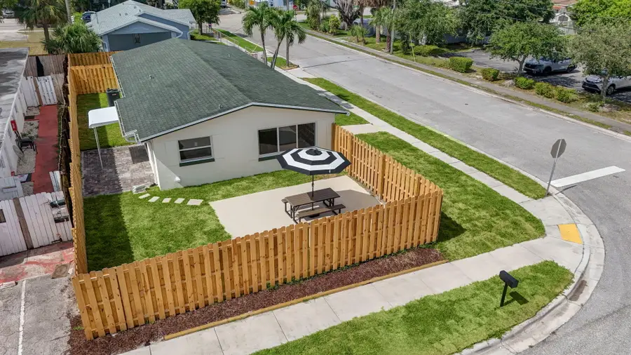 665 W 7th Street, Riviera Beach, FL 33404 - #2