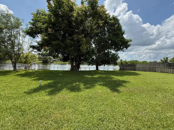 264 Las Palmas Street, Royal Palm Beach, FL 33411