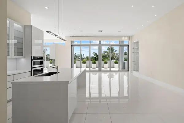 2 Water Club Way #301, North Palm Beach, FL 33408