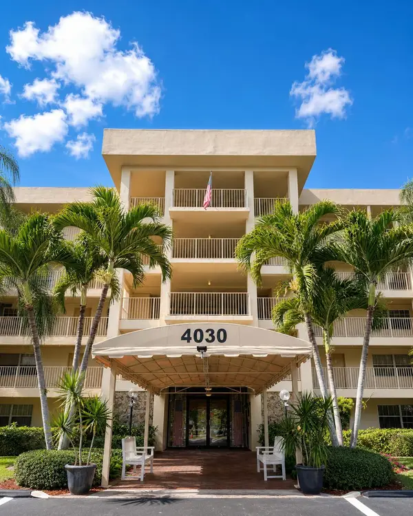 4030 W Palm Aire Drive #206, Pompano Beach, FL 33069