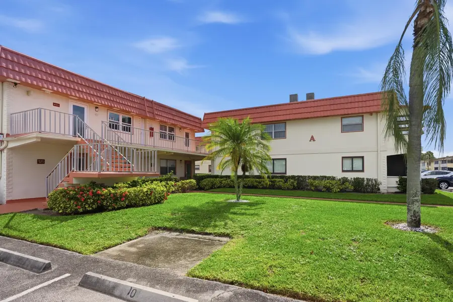 47 Saxony A, Delray Beach, FL 33446 - #2